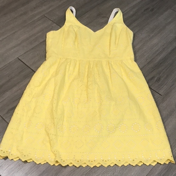 Vineyard Vines size 14 Yellow V-Neck Sleeveless Eyelet Fully Lined Dress - Picture 4 of 9